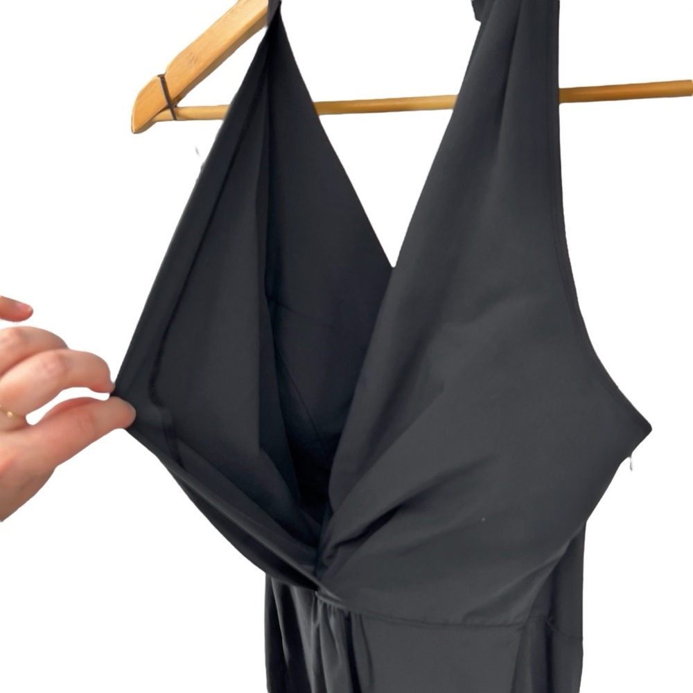 Athleta Go Anywhere Halter Dress Sz 8 Black Built In Bra  Featherweight Stretch - Picture 7 of 16